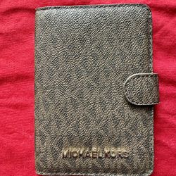 Authentic Michael Kors Passport Wallet 