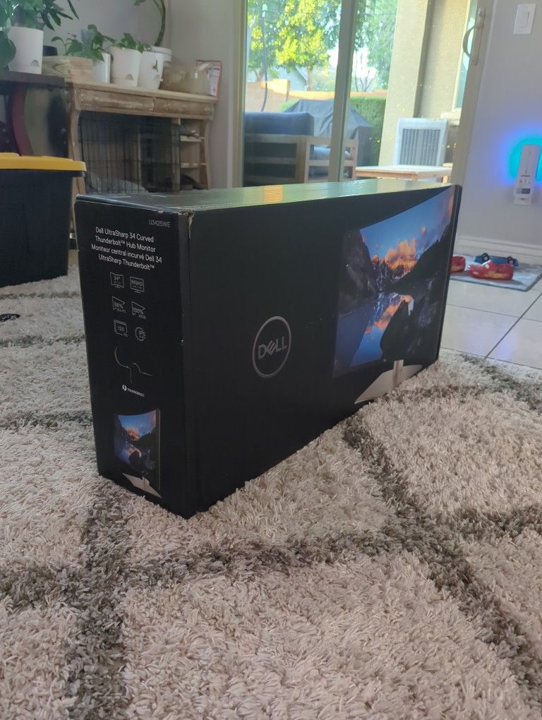 Dell UltraSharp 34" Curved Thunderbolt Hub Monitor