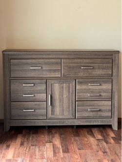 Modern 6 Drawer Dresser with Storage Cabinet - Excellent Condition