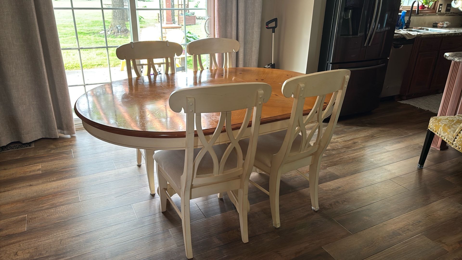 Oval Pedestal Dining Room Table 