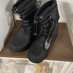 Snow Boots, Size 6 