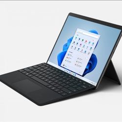 Surface Pro 8 – Intel Core i7, 16GB RAM, 256GB SSD