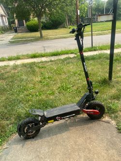 GT06 E scooter