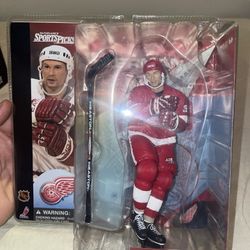 Steve Yzerman Detroit Red Wings McFarlane jersey Chase action figure Nip Nhl