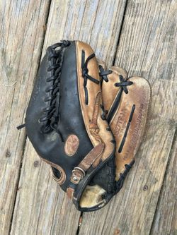 Vintage RAWLINGS Baseball glove