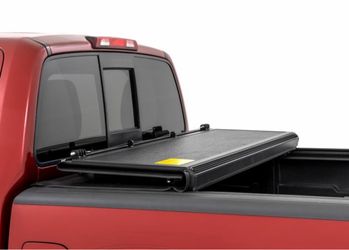 RC Hard Low Profile Bed Cover 5' Bed | Cargo Mgmt | Nissan Frontier 05-21