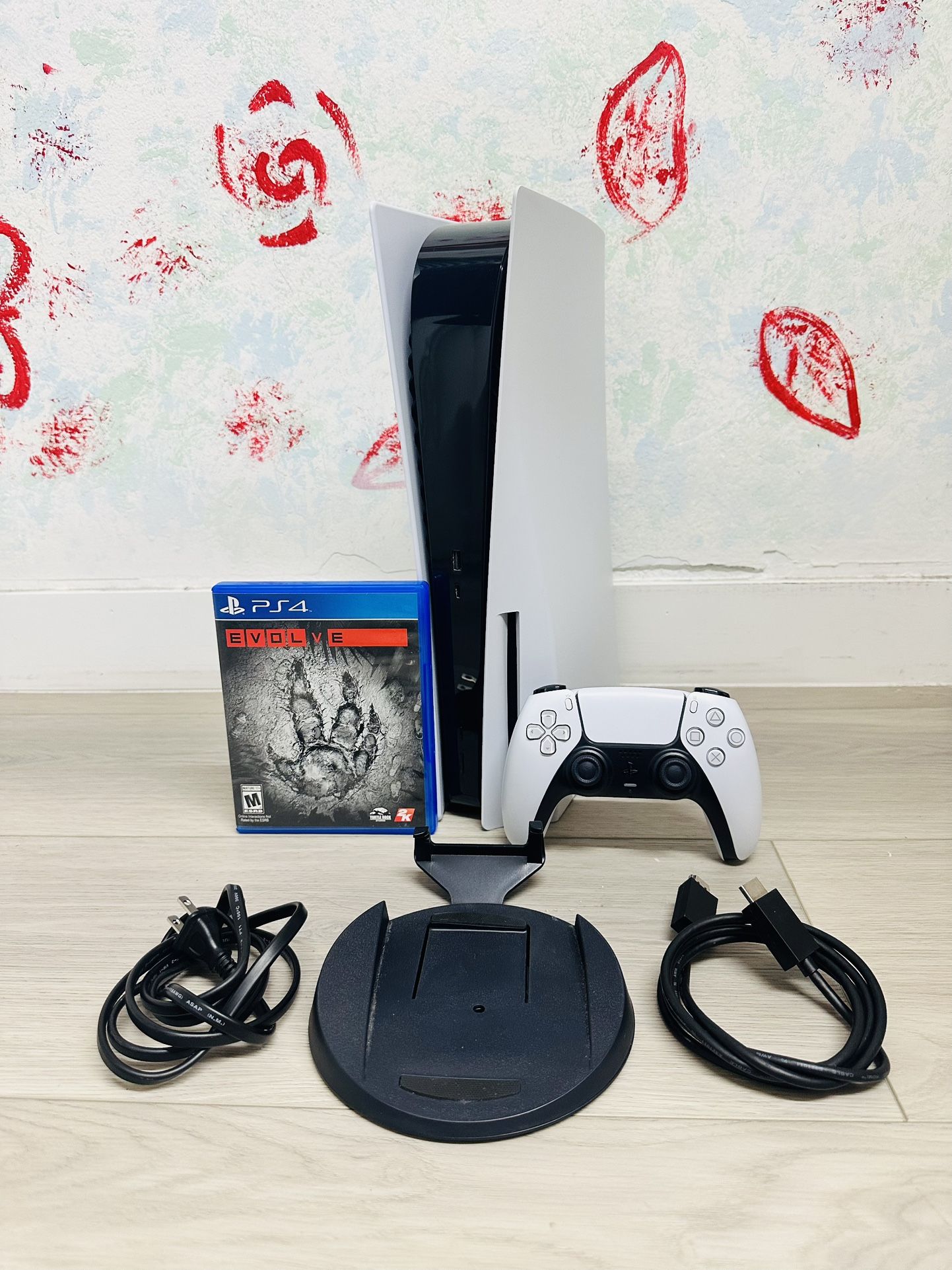 Sony PlayStation 5 - 825GB , Bonus 1 Game Evolve ( Used Very New )