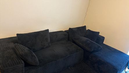 Modern Sectional Sofa – Great Condition (Must Go!) (Pick up only)