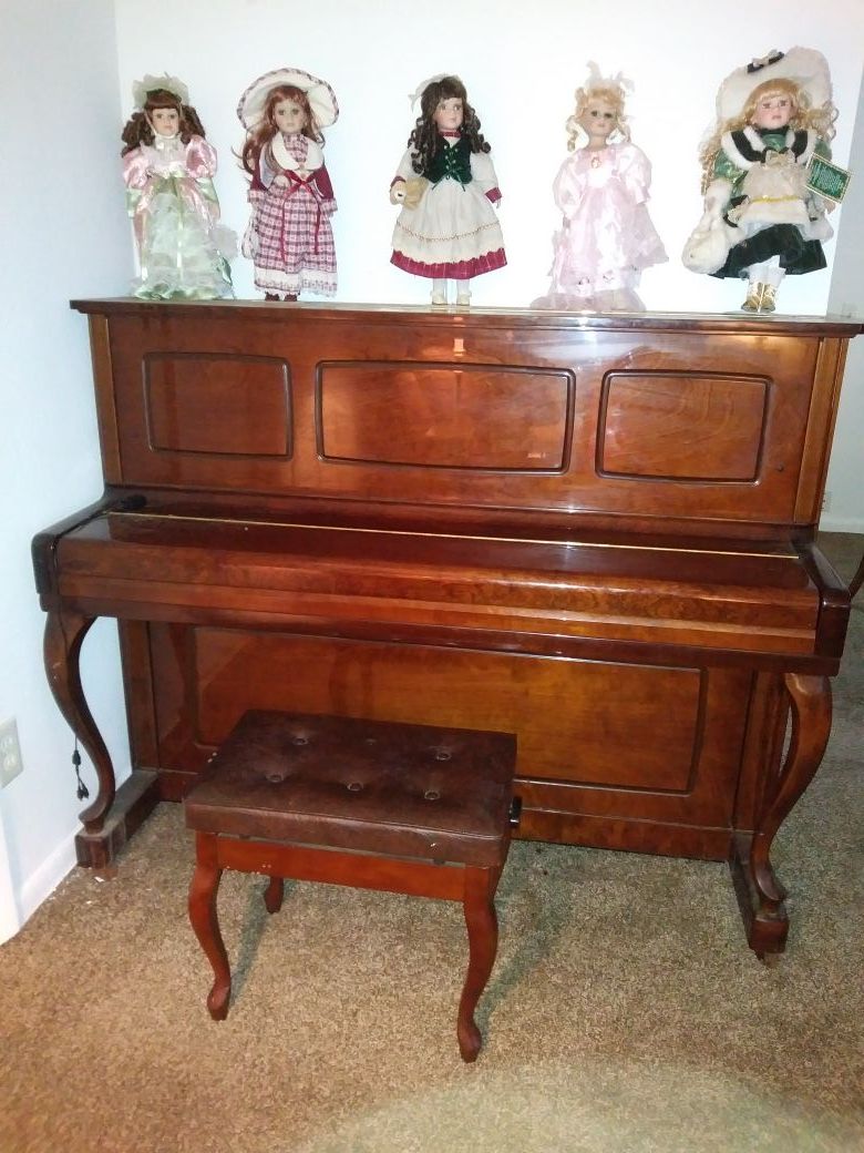 Tokai Queen Anne Piano