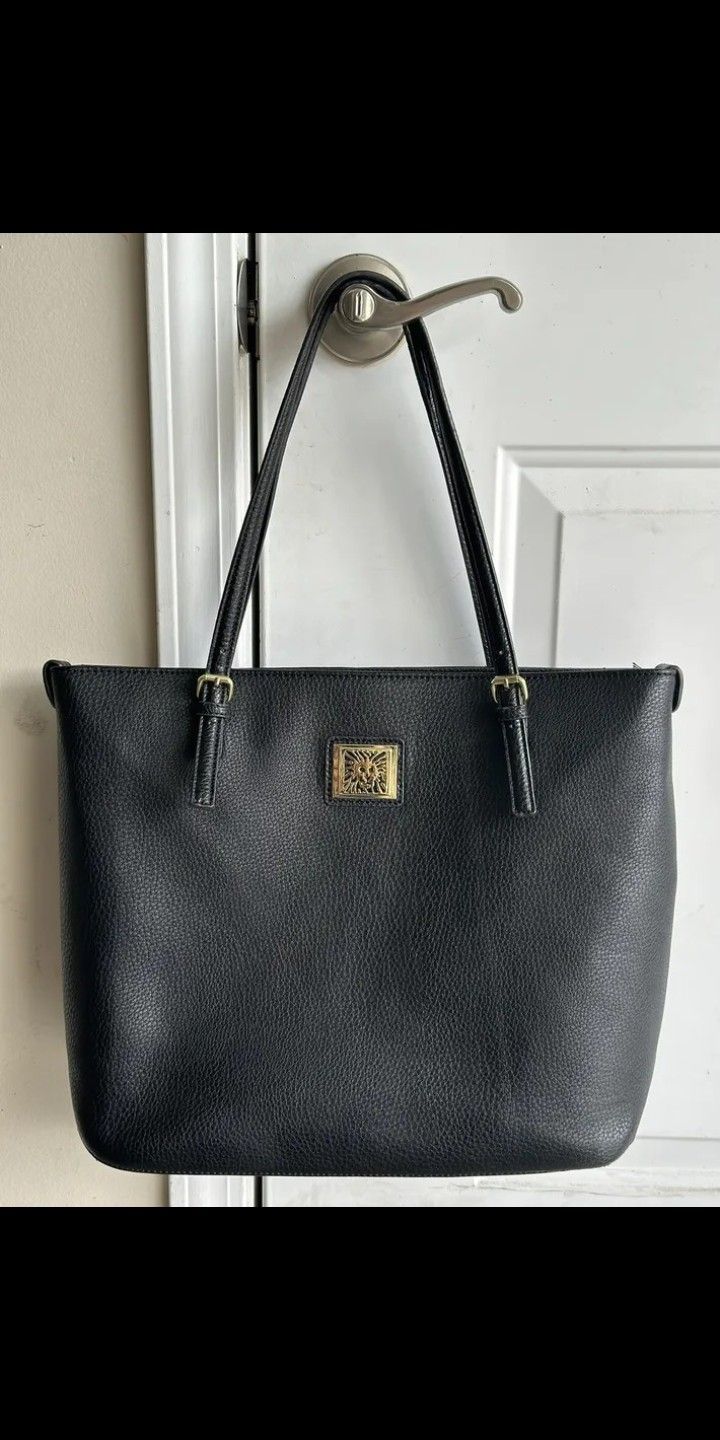 Anne Klein Perfect Lionhead Logo Tote
Black