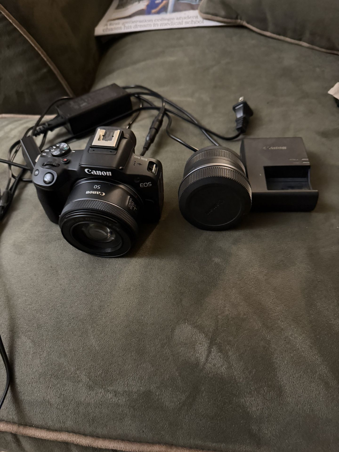 Cannon R50 Mirrorless Camera