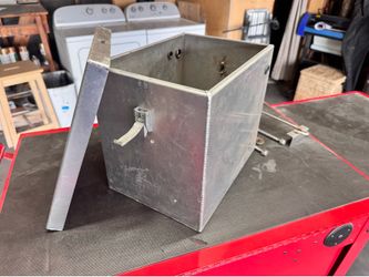Aluminum battery box