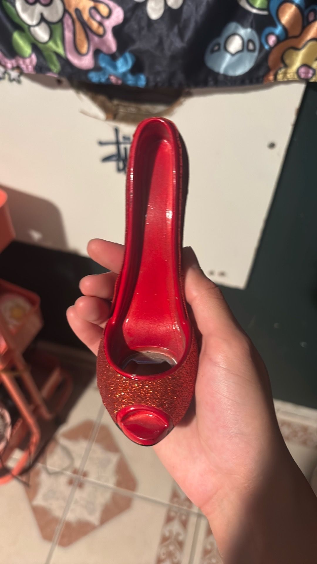 Red shoe cap opener