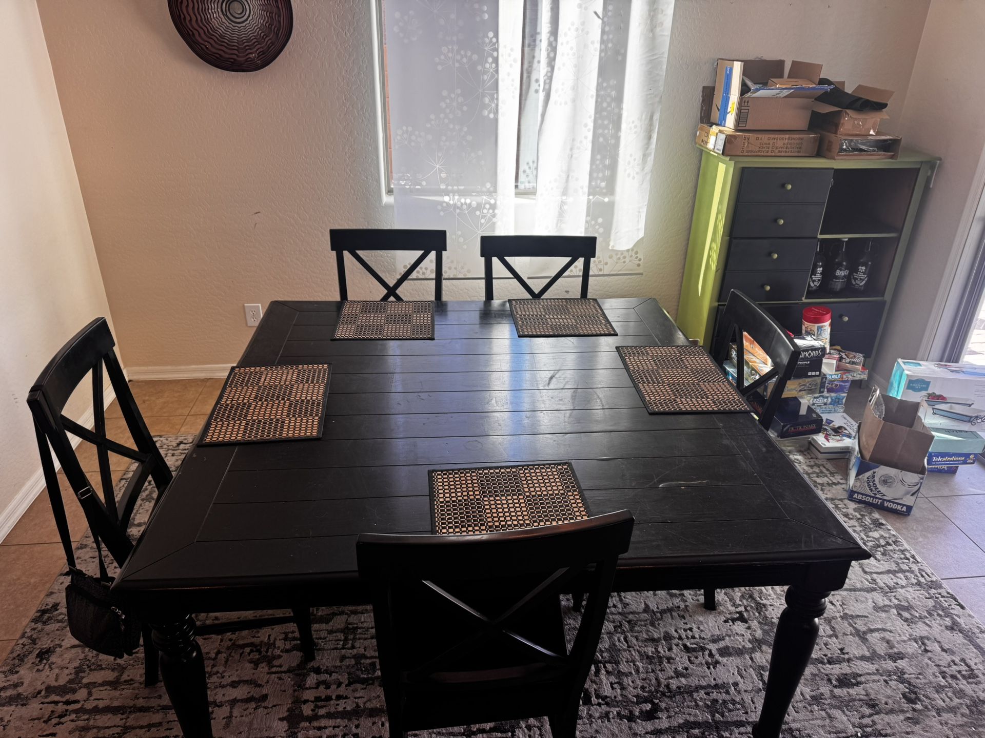 5’ X 5’ Kitchen table + Leaf & 5 Chairs - Black 