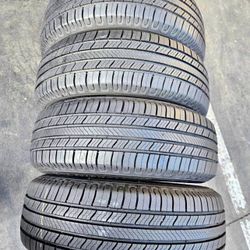 225/65-17 Michelin vendo un set de llantas usadas excelente condiciones de vida las 4 ✅🤩I am selling a set of used tires, all 4 in excellent living c
