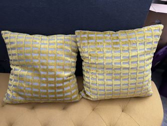Throw Pillows 