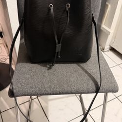 Louis Vuitton NeoNoe Bucket Bag 2-Way - Black Leather