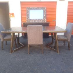 Table 6 Chairs All For 25$ No Mirror
