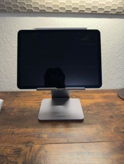 Anker USB-C Hub 8-in-1 Tablet Stand