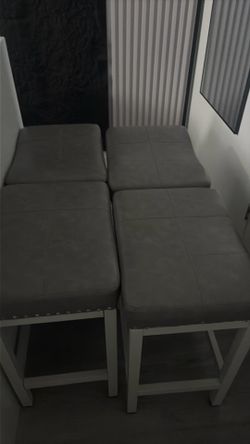 4 Bar chair