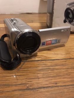 Sony camara dar-sr68. Good condition