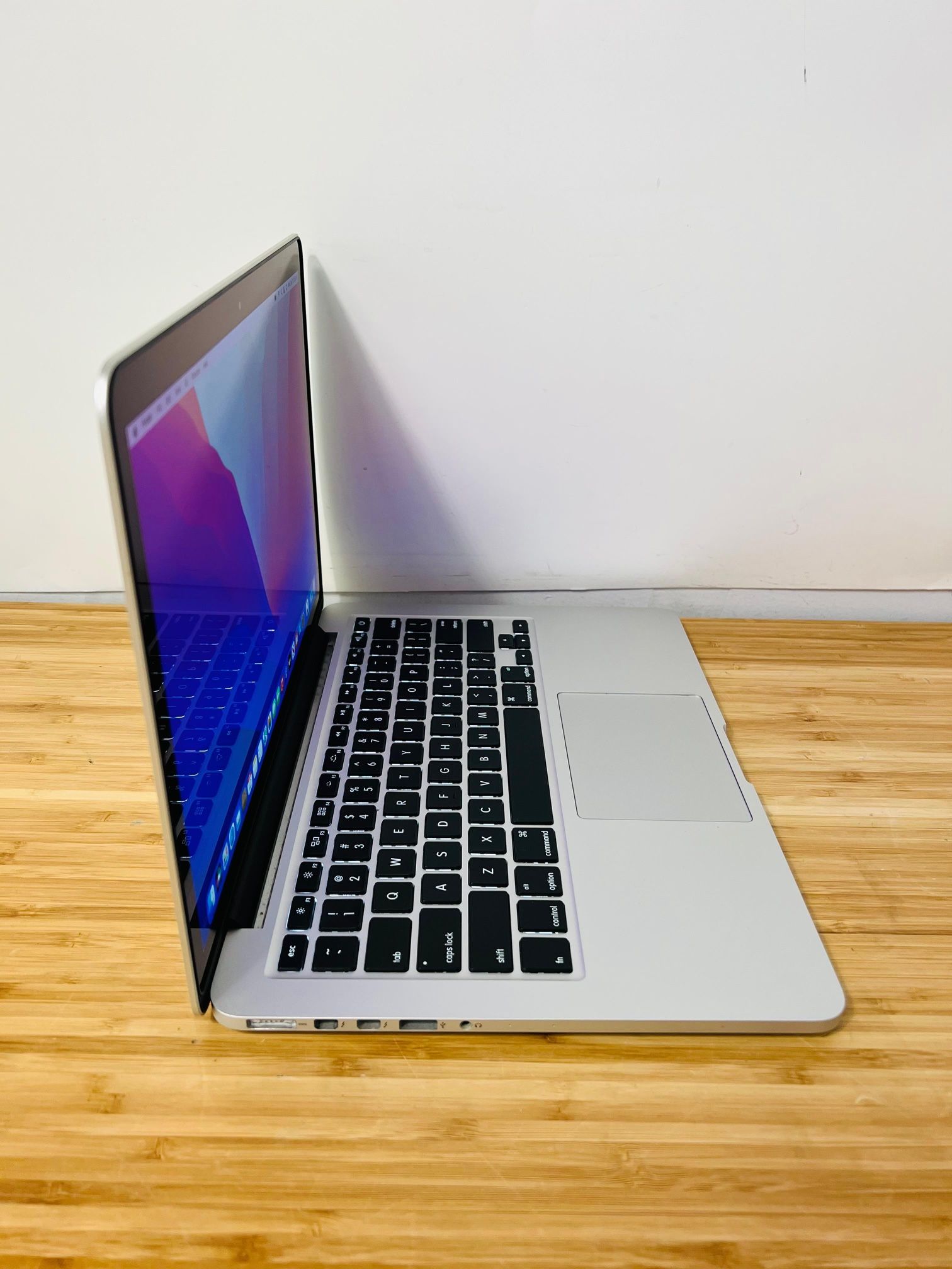 MacBook Pro 13 i5 16G 256G Window Office