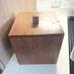 Wooden Ice Container 