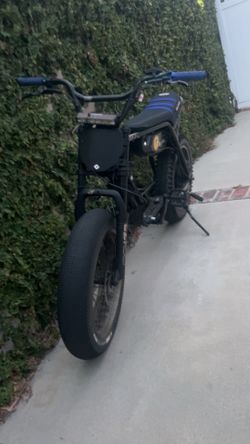 2025 Super73 ZX SE – Upgraded Brakes, Seat, Pegs – Great Battery – 2,800 Miles- Dark Blue and Black