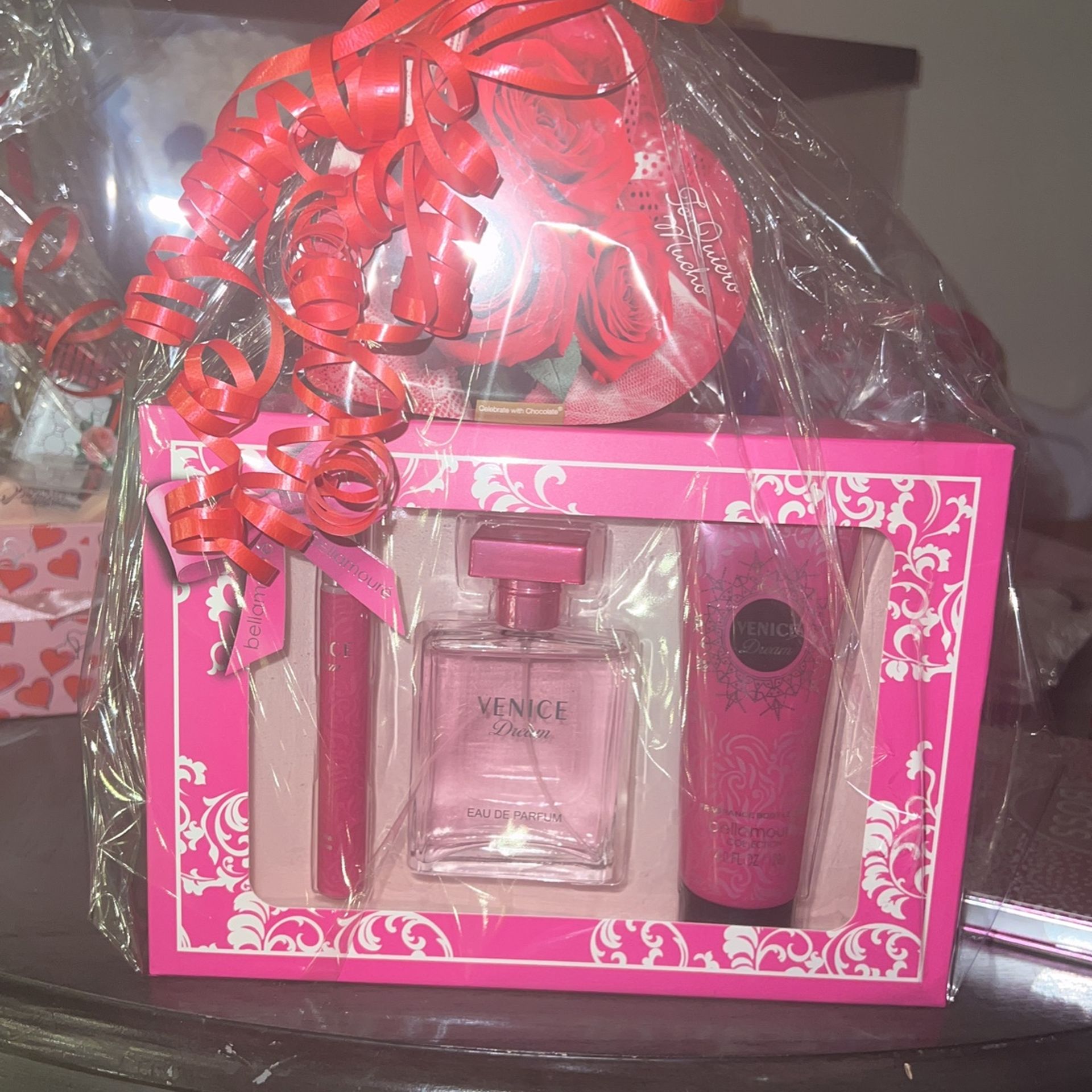 Venice Dream Perfume With Chocolate $25