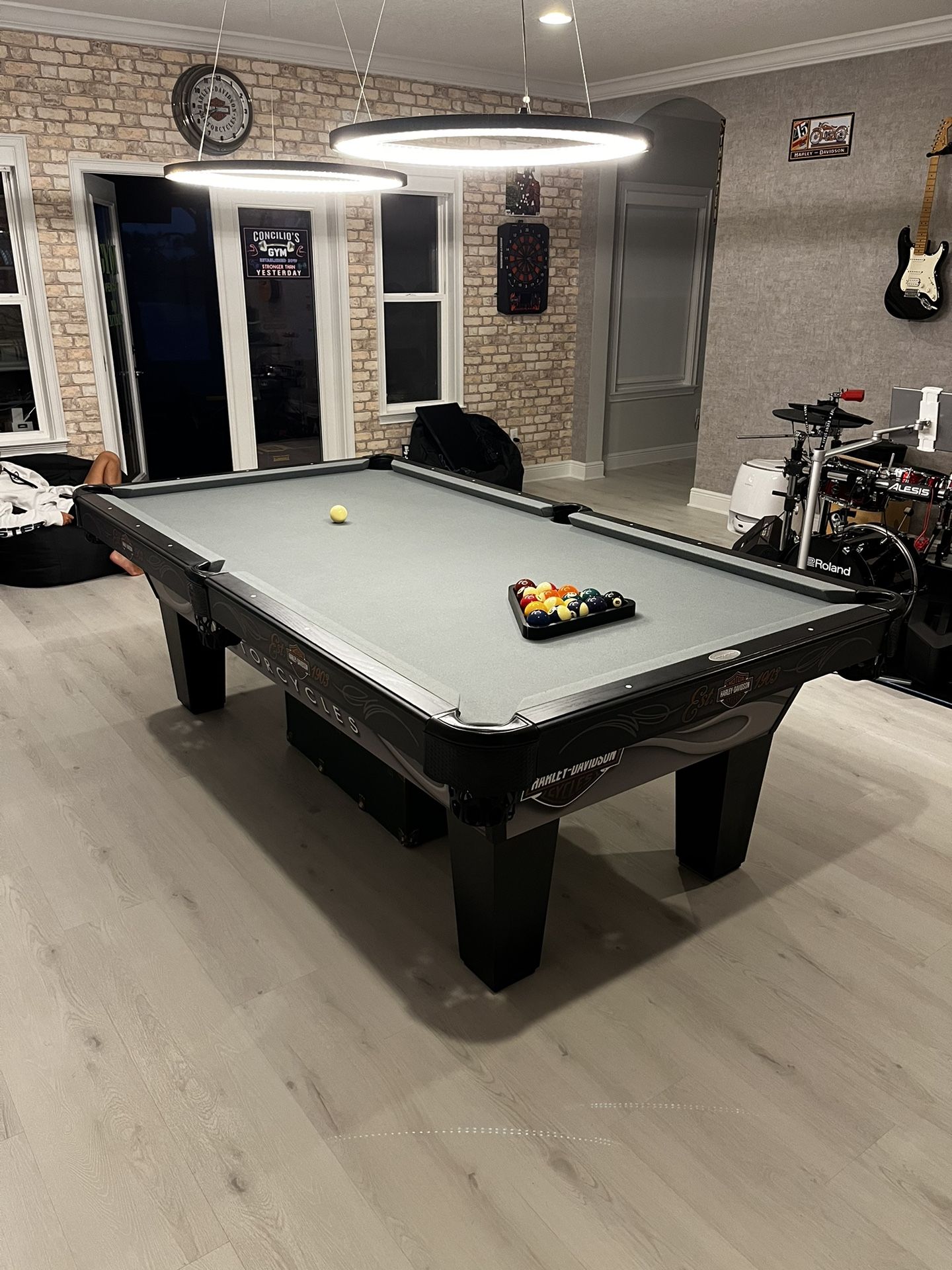 HARLEY DAVIDSON POOL TABLE