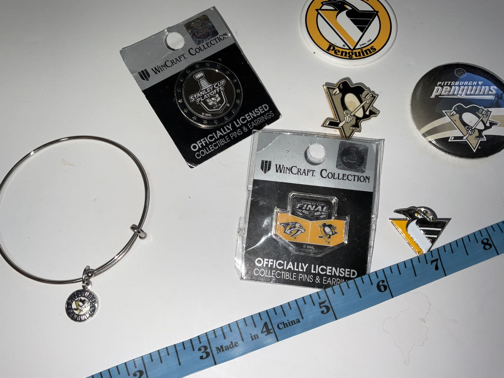 Pittsburgh Penguins NHL Hockey Pins, Buttons, Keychain, bracelet- Lot of 7  items Stanley Cup pins, lapel pins Please see photos for Sale in Lorton, VA  - OfferUp
