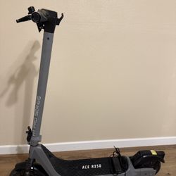 Scooter ACE R350 short time of use 10/10 