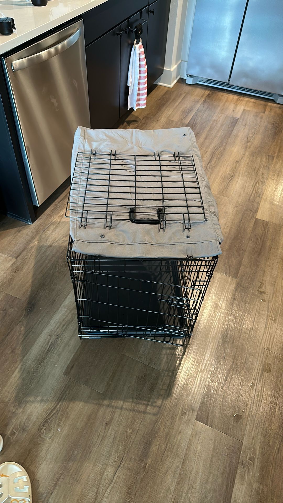Dog crate