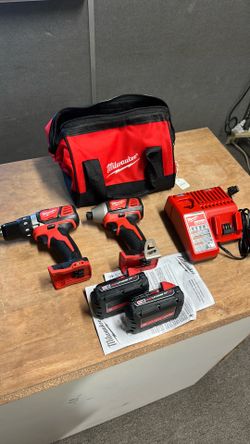 Milwaukee M18 18V Lithium-Ion Cordless Drill Driver/Impact Driver Combo Kit (2-Tool) W/ Two 1.5Ah Batteries, Charger Tool Bag