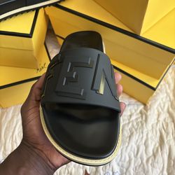 FENDI SLIDES