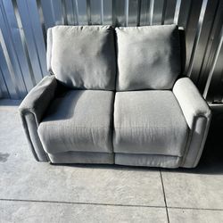 Electronic Recline Push Button Loveseat! 