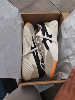 Woman shoes