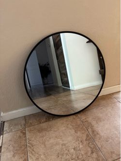 Round wall mirror