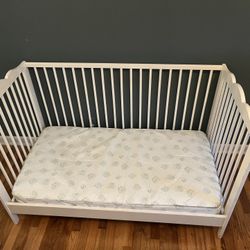 White Adjustable Baby Crib