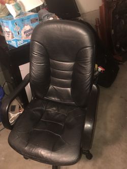 OFFICE CHAIR