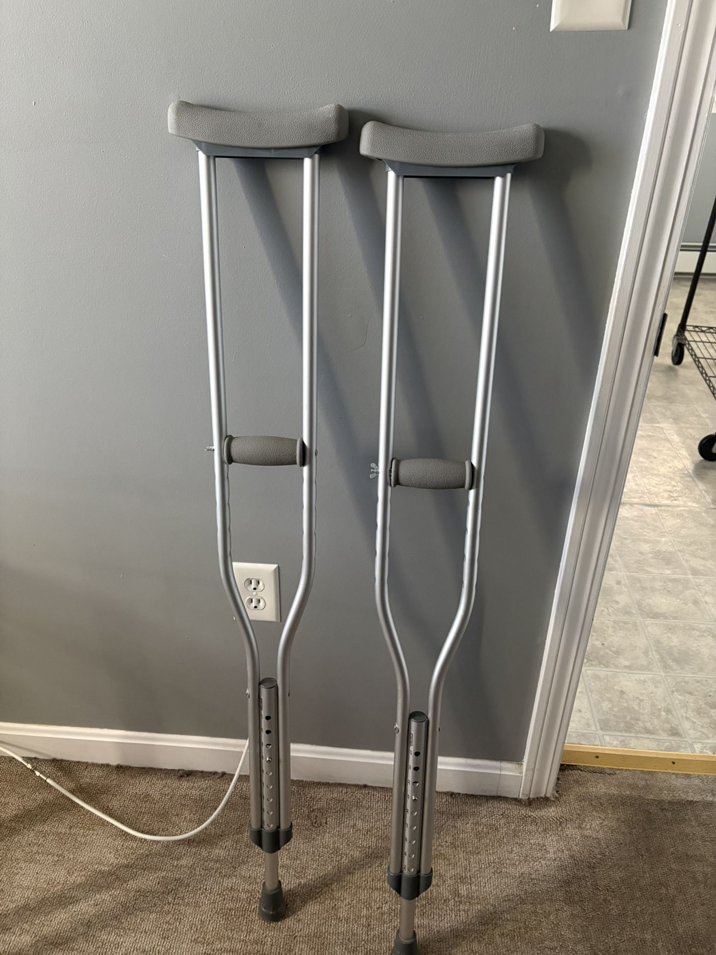 Crutches 