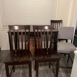 Dinner Table And  4 Chairs