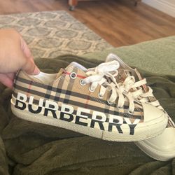 Women’s Burberry Sneaker 
