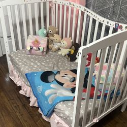 Crib/ Toddler Bed 