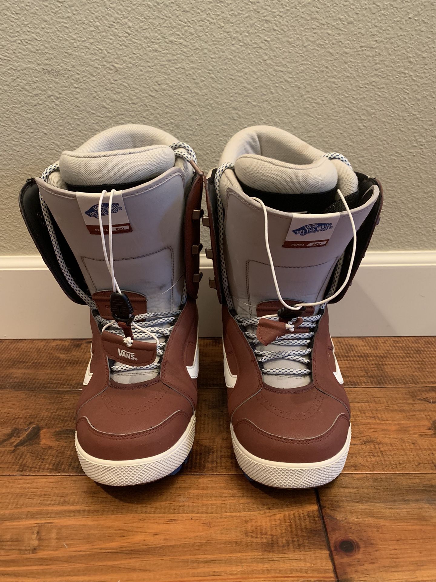 VANS Ferra Pro Snowboard Boots Size 11 Womens 9.5 mens 