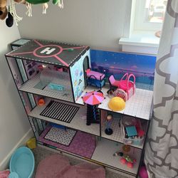 Dollhouse 