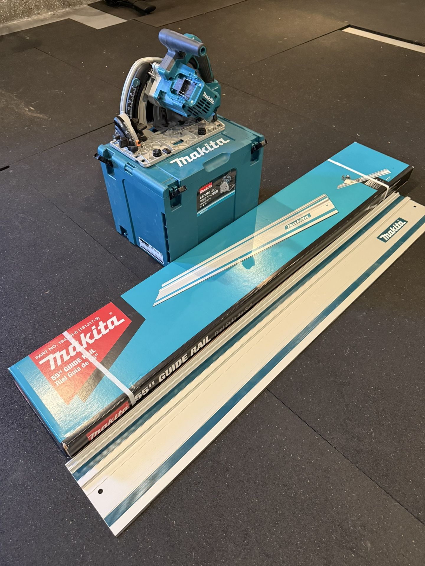 Makita 18V X2 LXT (36V) Lithium-lon Brushless Cordless 6.5 in. Plunge Circular Saw Kit (5.0Ah) with 55 in. Guide Rail