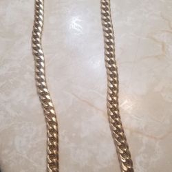 10 k Cuban link gold chain