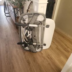 Baby Delight Bassinet. 