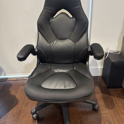Comfortable Office / Gaming Chair – Great Condition!